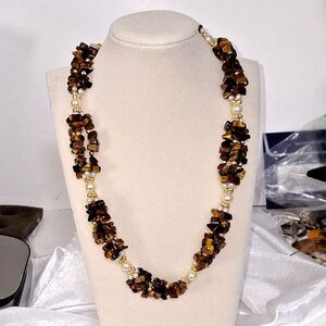 A Vintage Women's Necklace Tiger Eye Chips Faux Pearls Exquisite Luxurious
